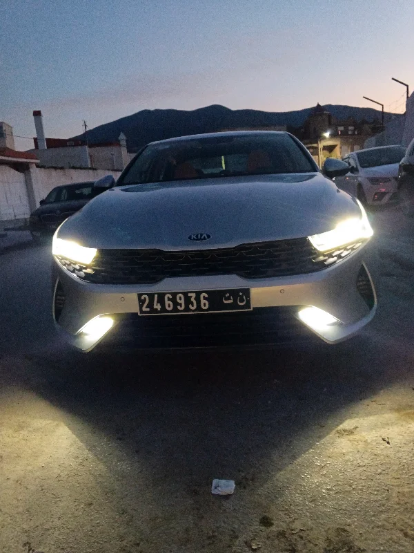 Kia K5 - Photo 6