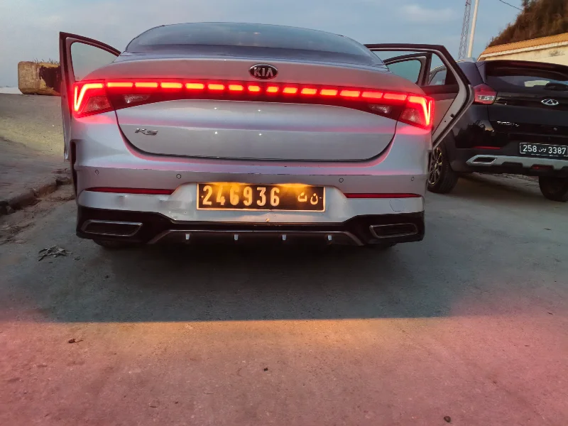 Kia K5 - Photo 3