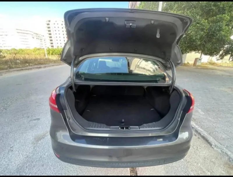 Ford FOCUS - Photo 9