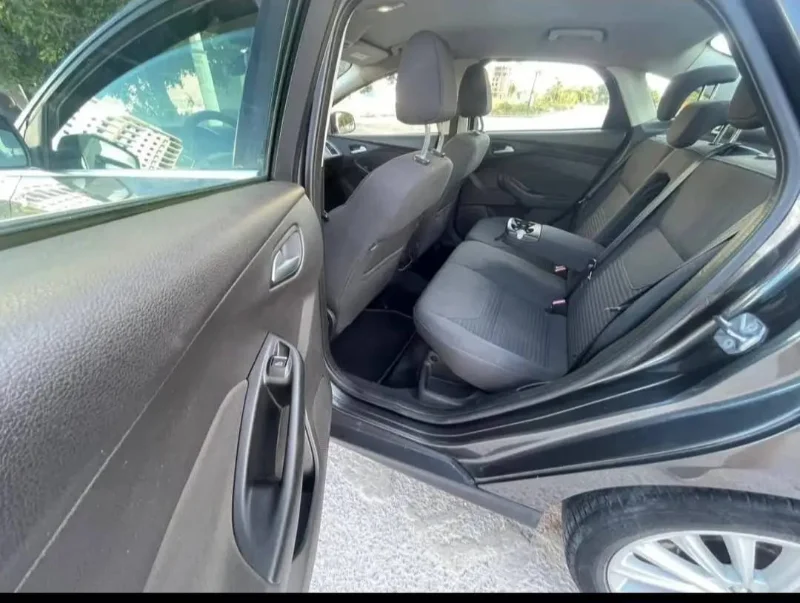 Ford FOCUS - Photo 8