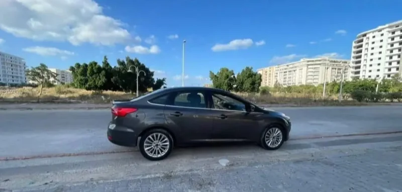 Ford FOCUS - Photo 6