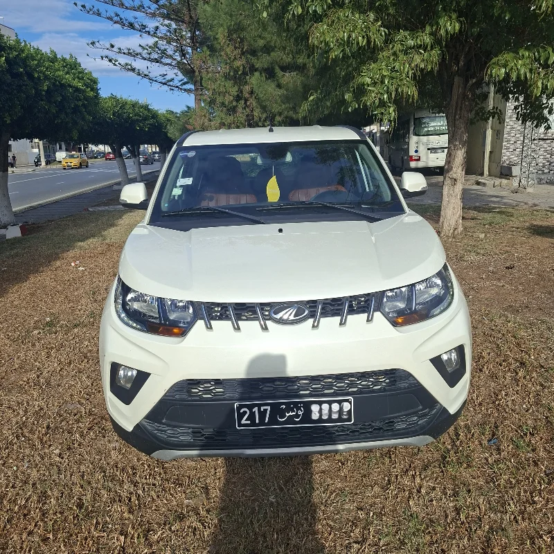 Mahindra Kuv 100 K8 - 2020 Essence