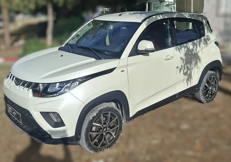 Mahindra KUV 100 - Photo 12