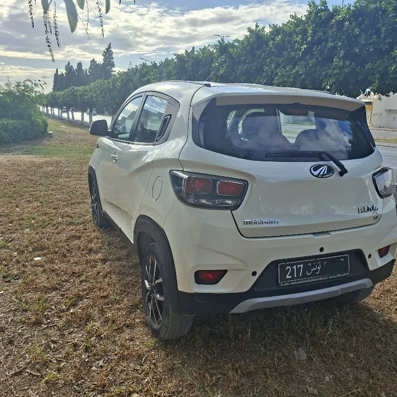 Mahindra KUV 100 - Photo 10