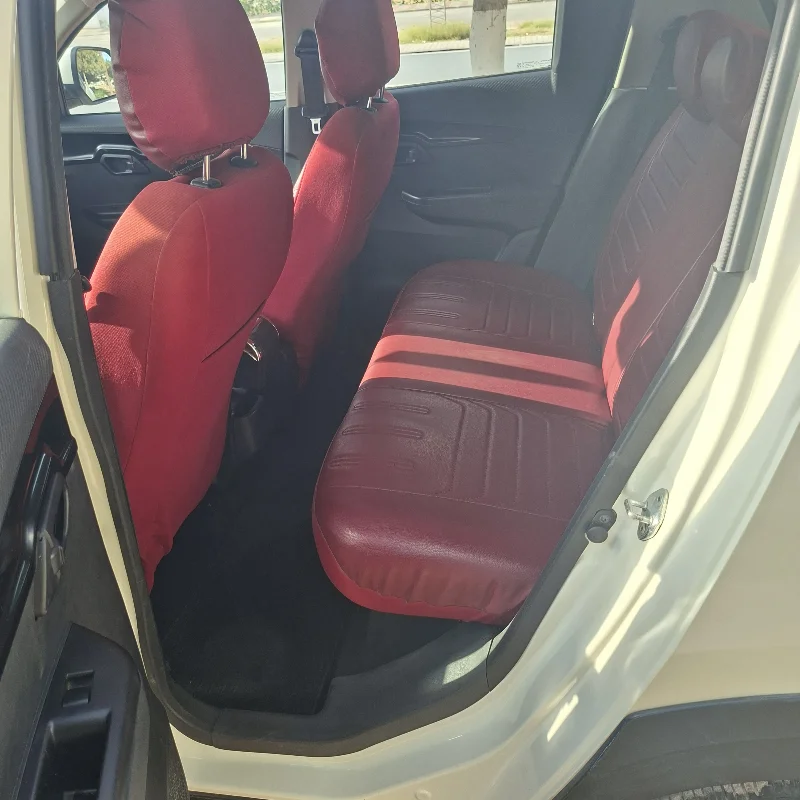 Mahindra KUV 100 - Photo 7