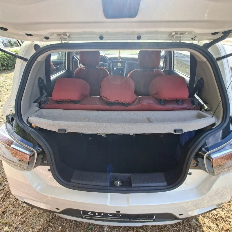 Mahindra KUV 100 - Photo 5
