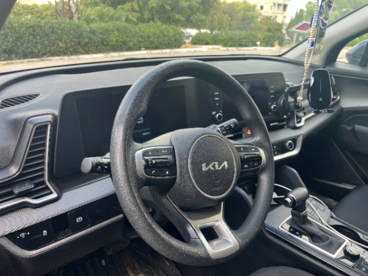 Kia SPORTAGE - Photo 9