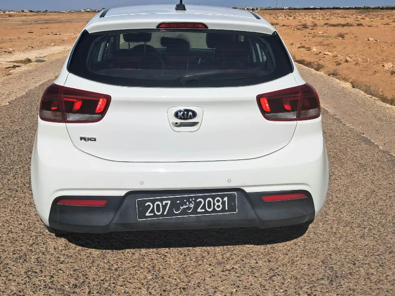 Kia RIO - Photo 5