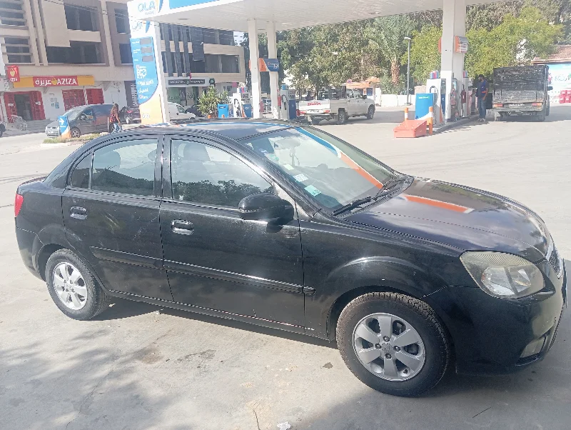 Kia RIO - Photo 9