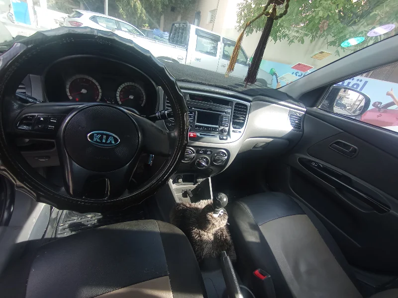 Kia RIO - Photo 4