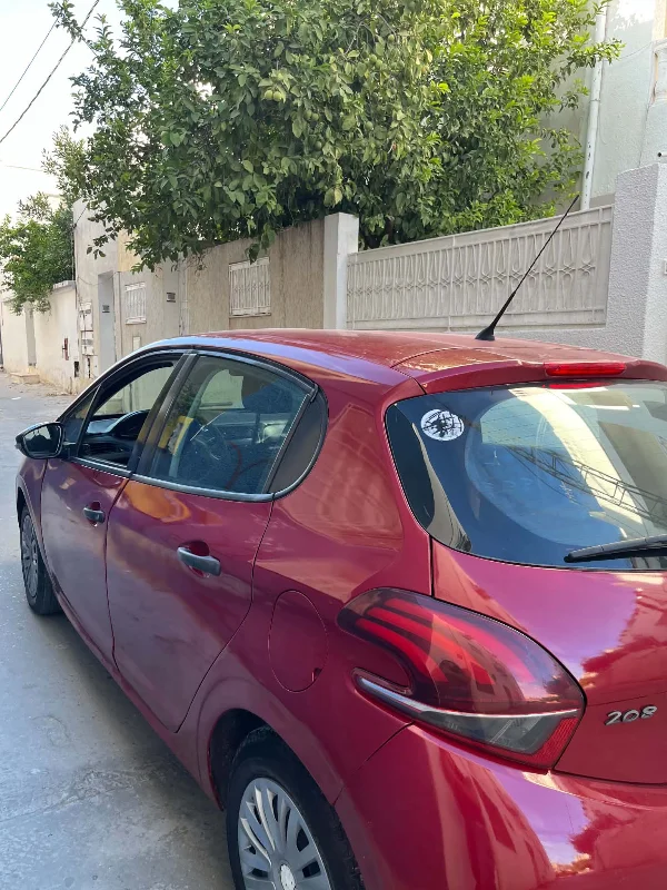 Peugeot 208 - Photo 8