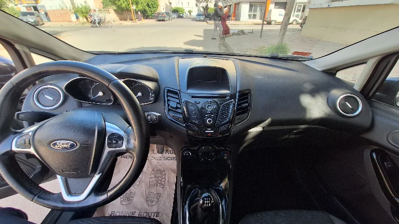 Ford FIESTA - Photo 3
