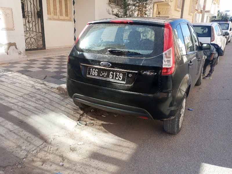 Ford FIESTA - Photo 4