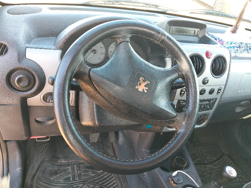 Peugeot Partner - Photo 2
