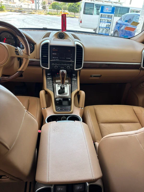 Porsche Cayenne - Photo 2