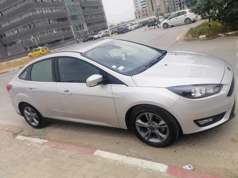 Ford FOCUS - Photo 4