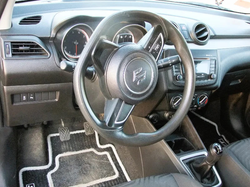 Suzuki Swift - Photo 6