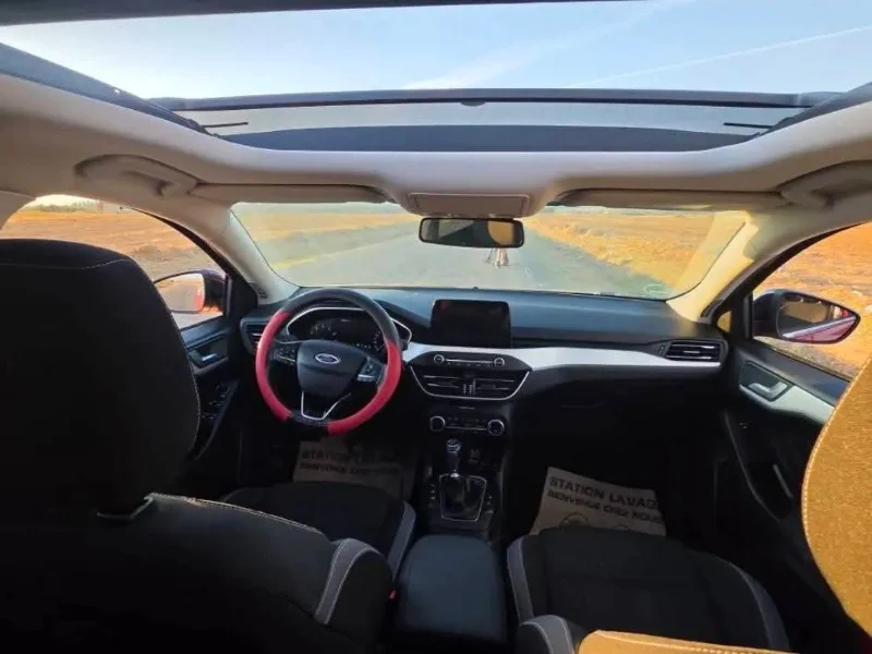 Ford FOCUS - Photo 5