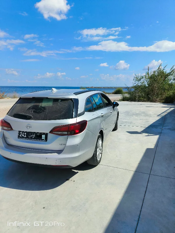 Opel Astra - Photo 8