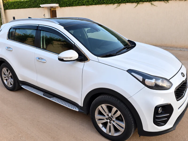 Kia SPORTAGE X-LINE - Photo 3