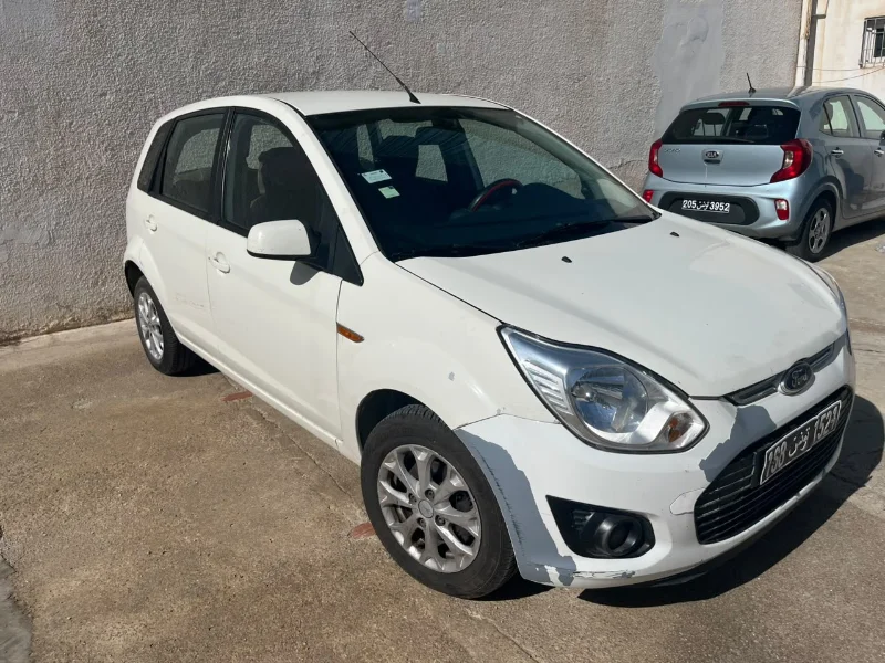 Ford FIESTA - Photo 5