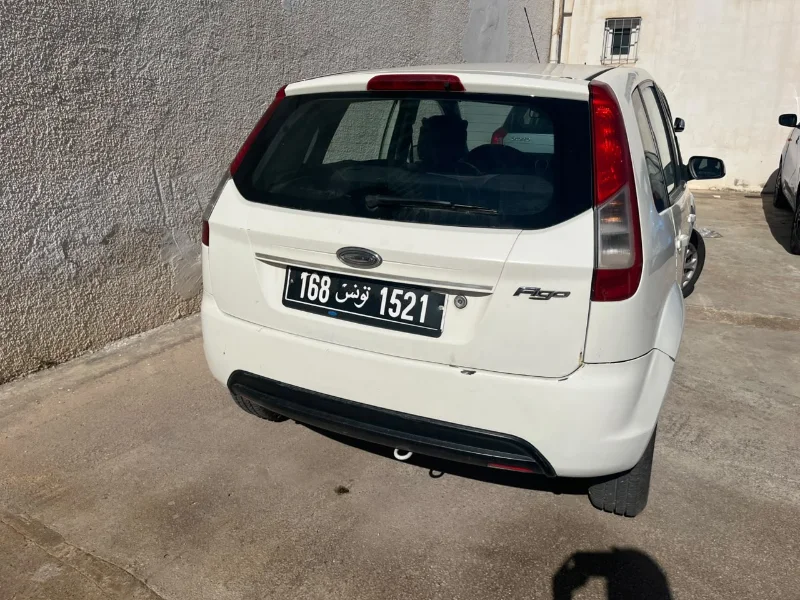 Ford FIESTA - Photo 2