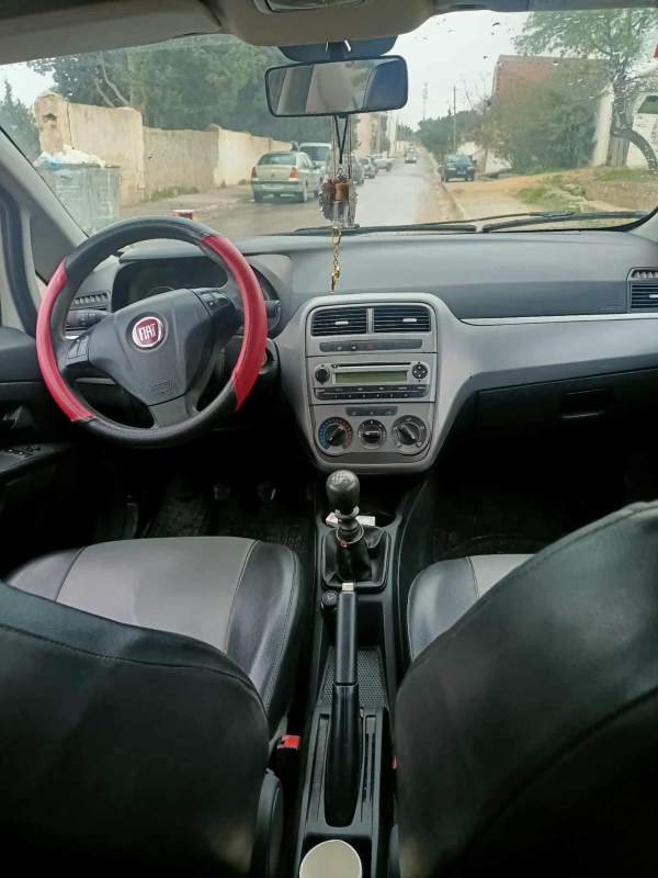 Fiat GRANDE PUNTO - Photo 2