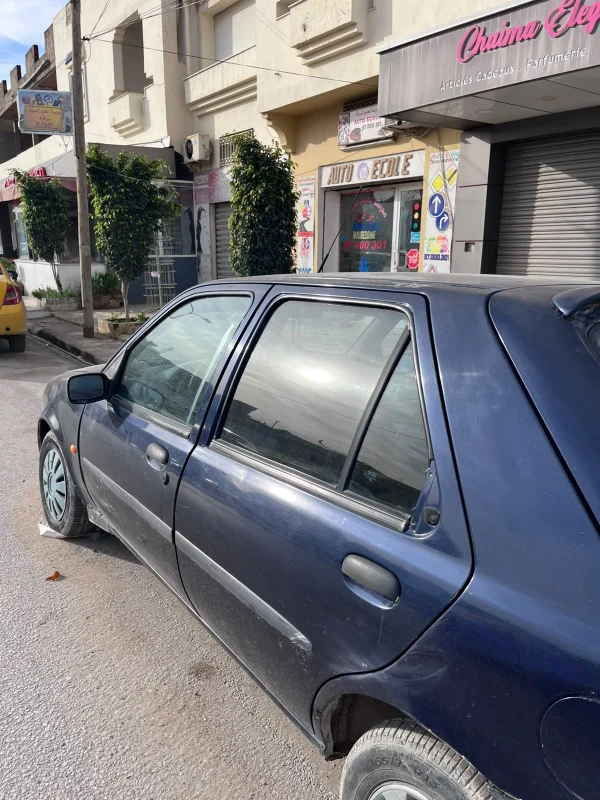 Ford FIESTA - Photo 2