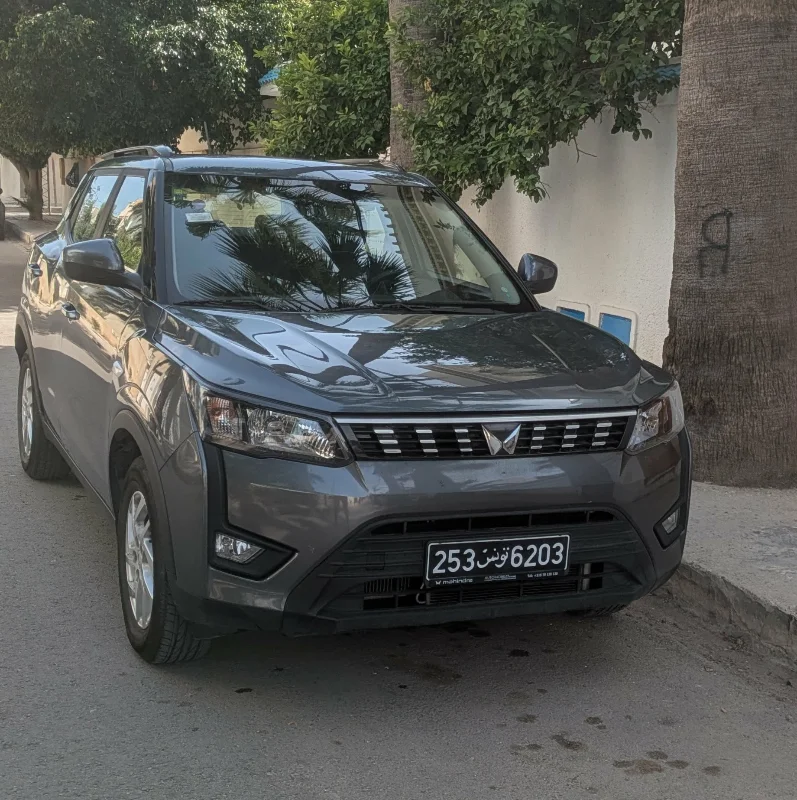 MAHINDRA XUV 300 W6 TOUTE NEUVE - 18 000 Kms - Juillet 2025 - Essence