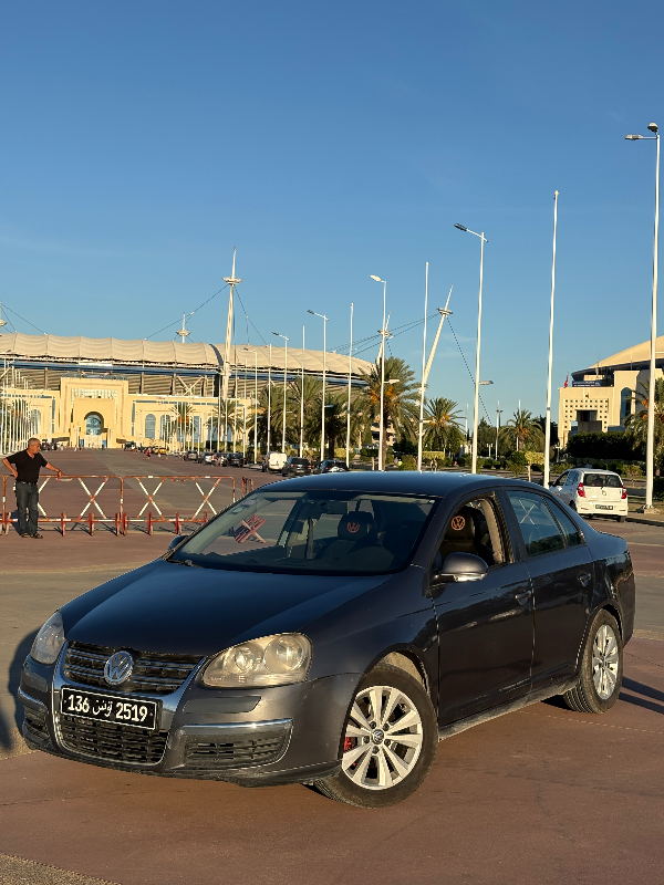 Volkswagen Jetta - Photo 12