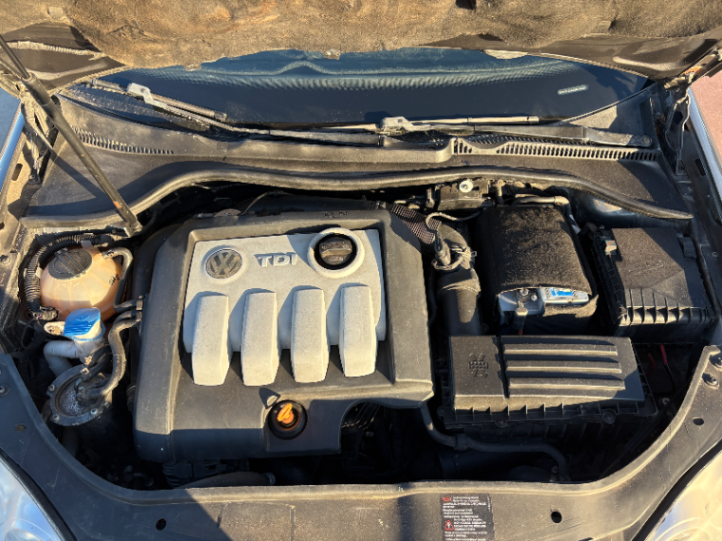 Volkswagen Jetta - Photo 3