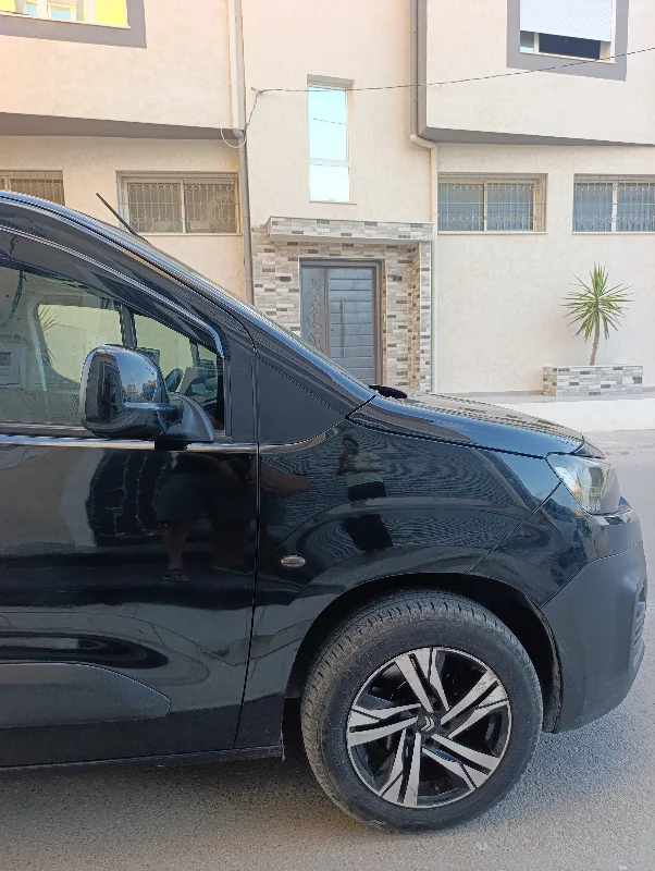 Citroen BERLINGO - Photo 9
