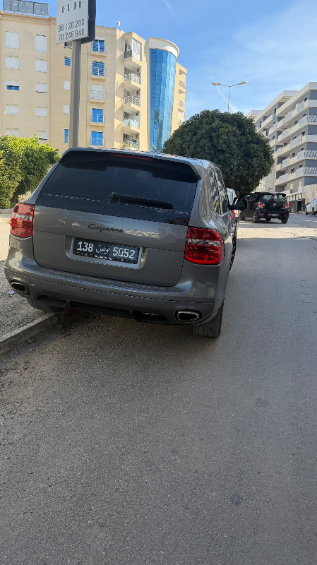 Porsche Cayenne - Photo 2