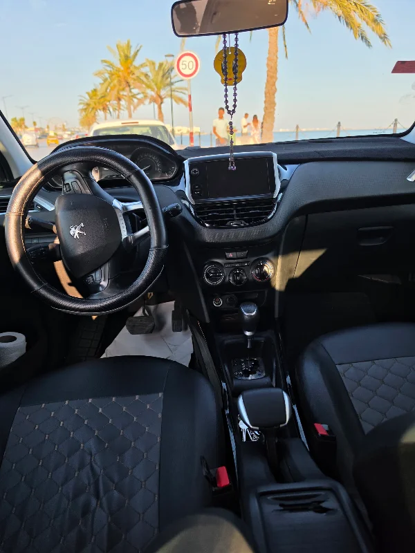 Peugeot 2008 - Photo 6