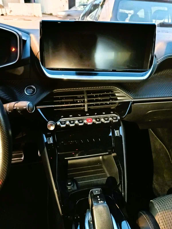 Peugeot 208 - Photo 16