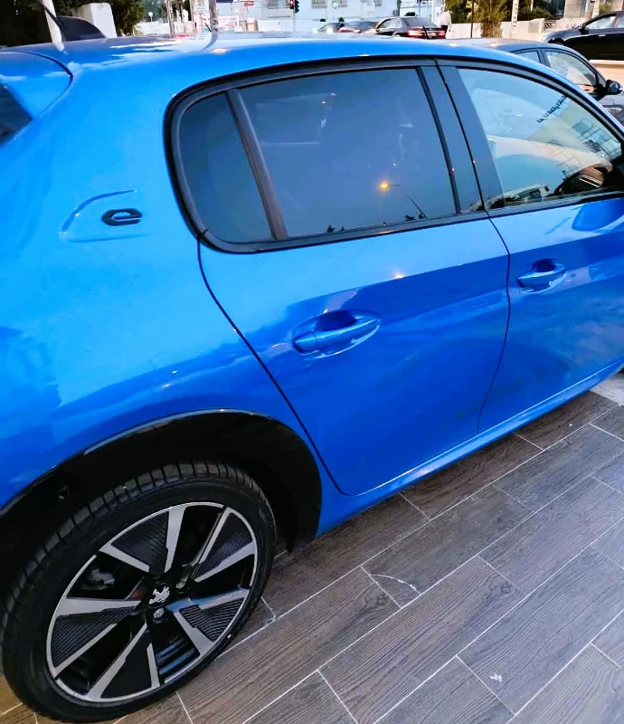 Peugeot 208 - Photo 8