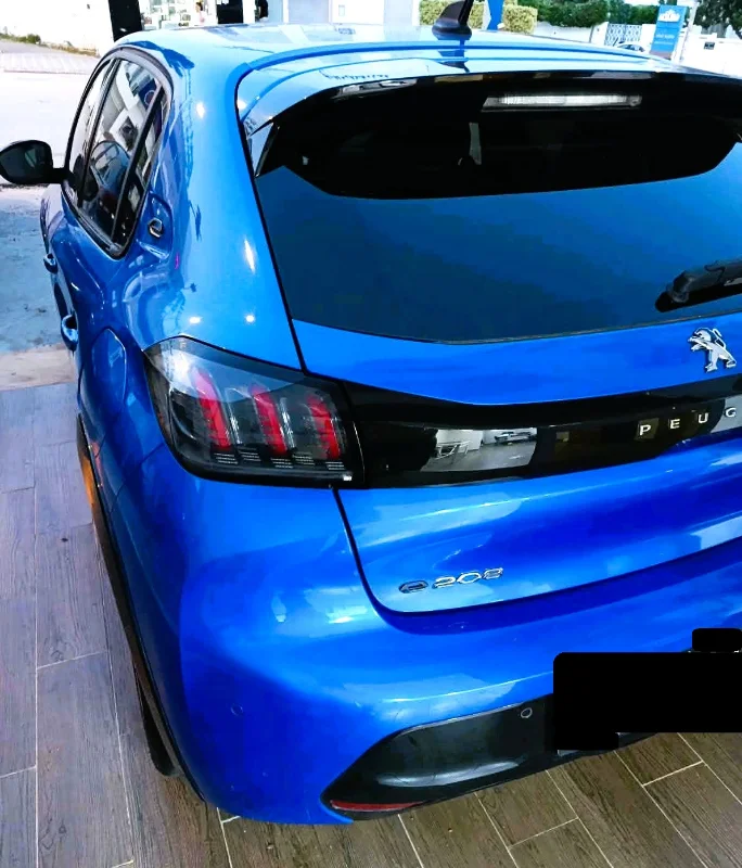 Peugeot 208 - Photo 6