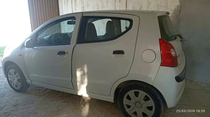 Nissan Pixo - Photo 3