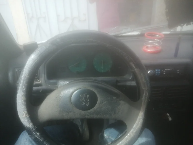 Peugeot 106 - Photo 2