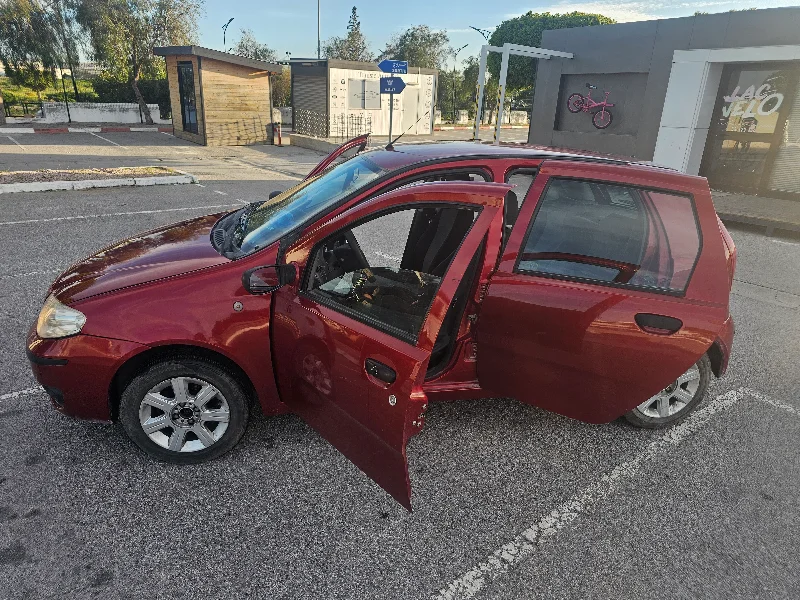 Fiat PUNTO - Photo 4