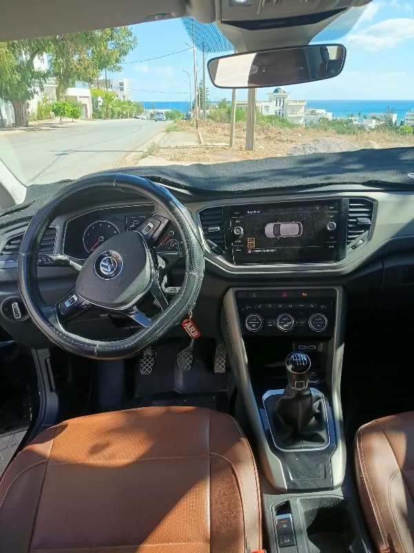 Volkswagen T-Roc - Photo 2