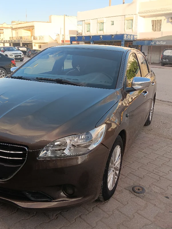 Peugeot 301 2016 Essence