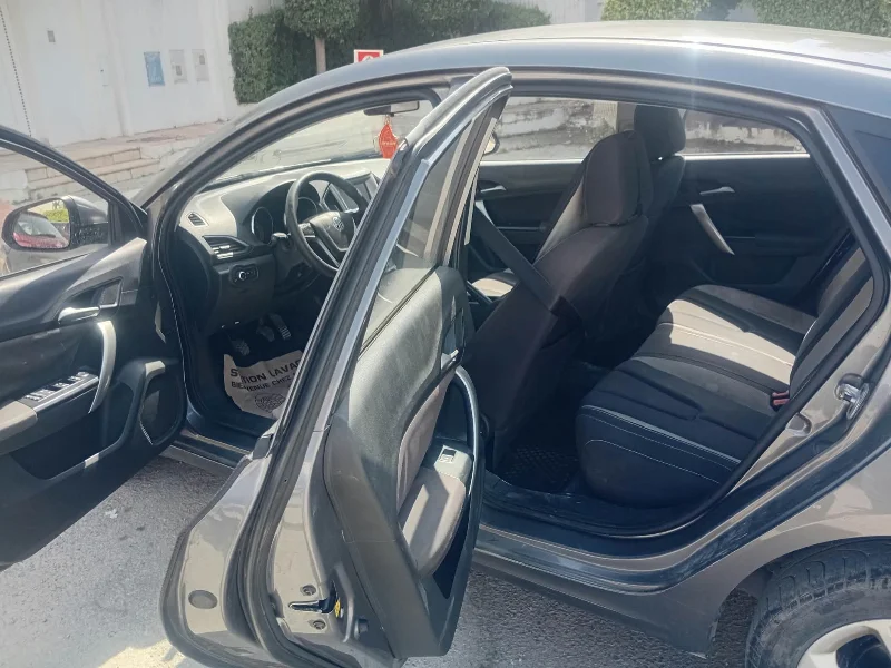 MG MG 5 - Photo 2