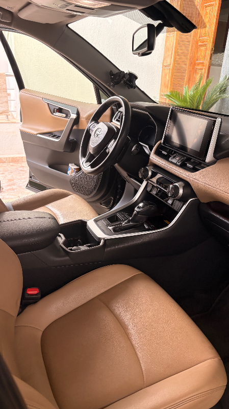 Toyota RAV4 - Photo 8