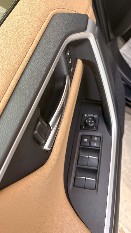Toyota RAV4 - Photo 4