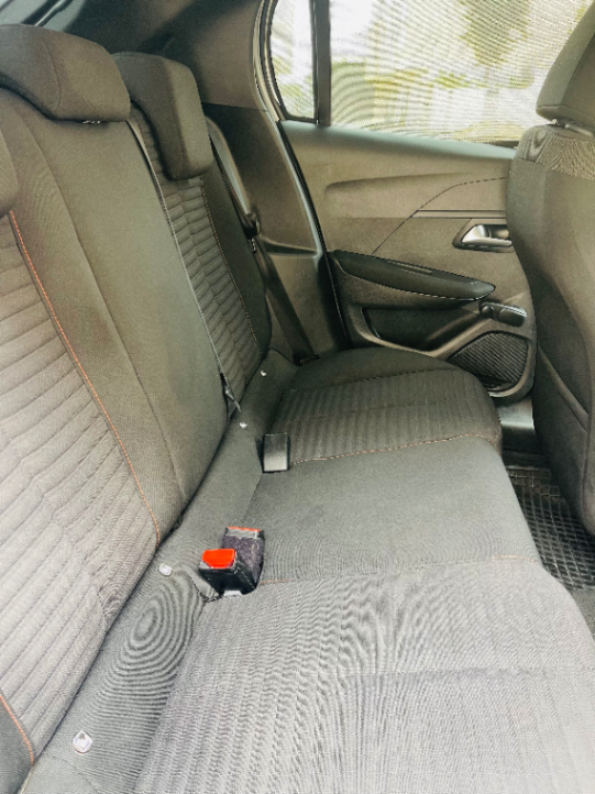 Peugeot 208 - Photo 4