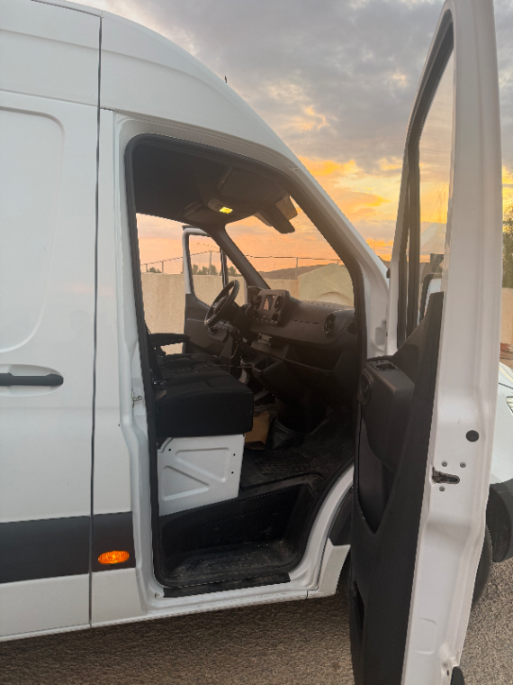 Mercedes Sprinter - Photo 10