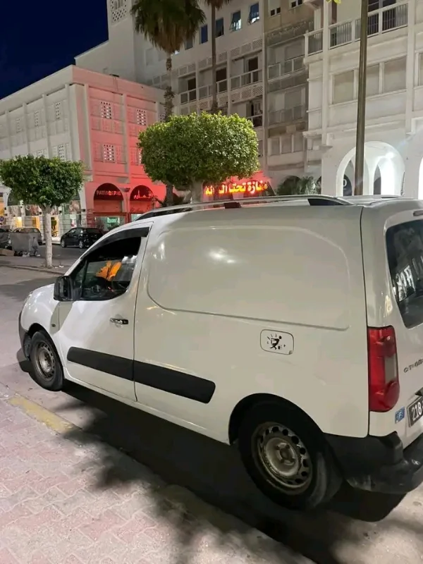 Citroen BERLINGO II - Photo 4