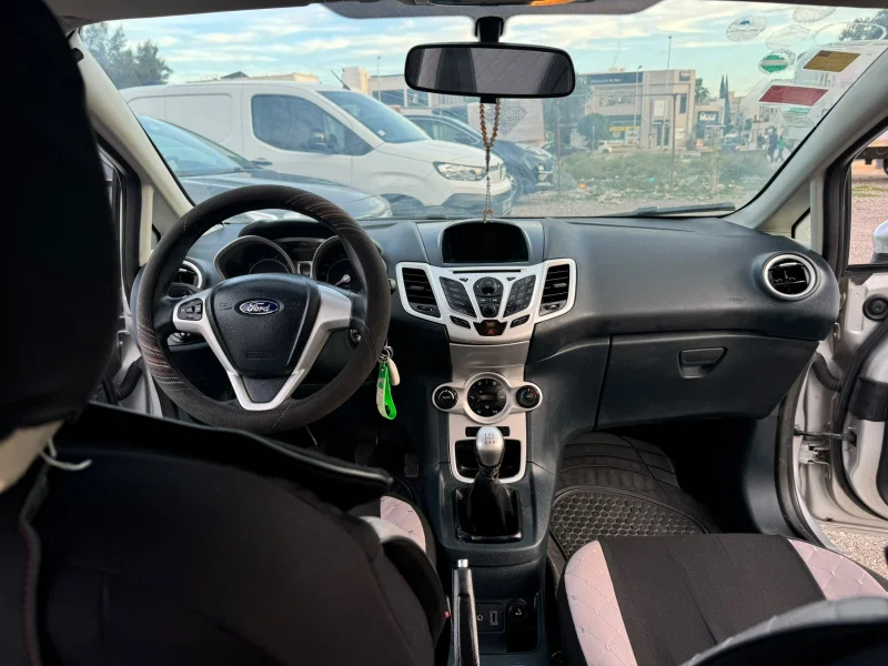Ford FIESTA - Photo 5