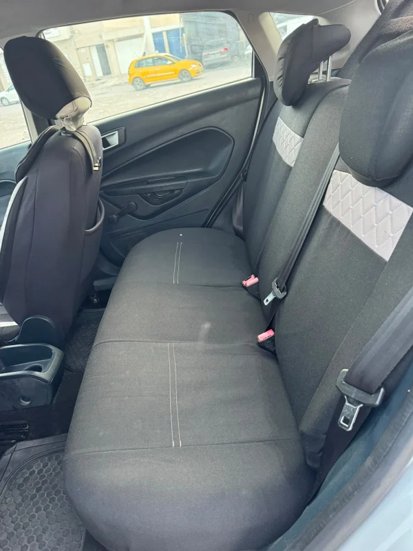 Ford FIESTA - Photo 2